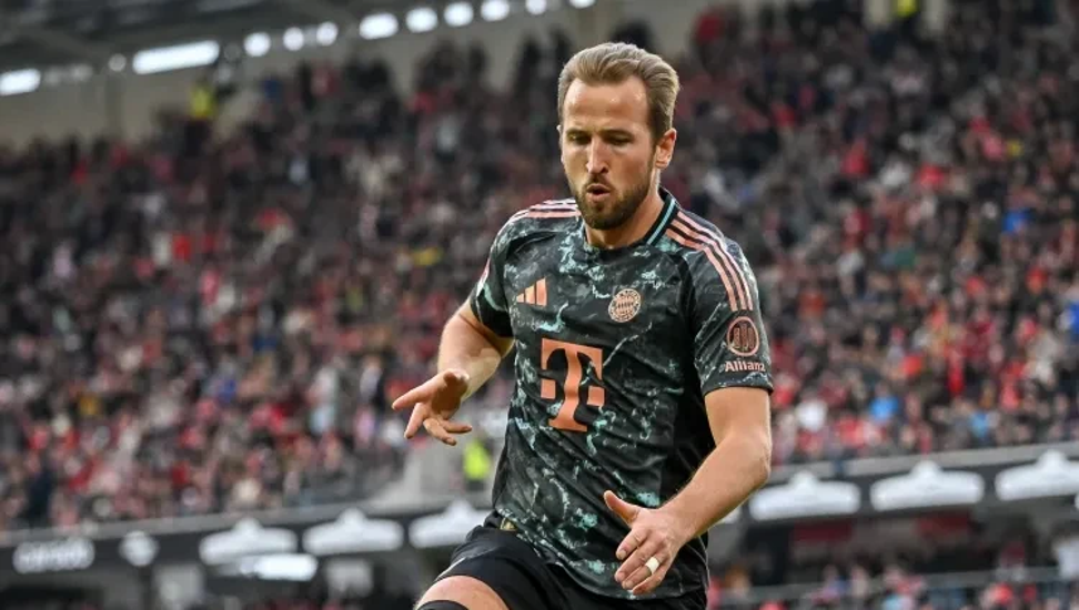 凯恩焦点对战,费德勒与80激战勇士分钟,出色防守胜负难料!全场沸腾不已 凯恩焦点对战,费德勒与80激战勇士分钟,出色防守胜负难料!全场沸腾不已